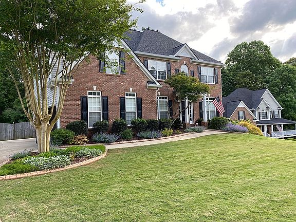 2nd image of 755 Bentonville Ln