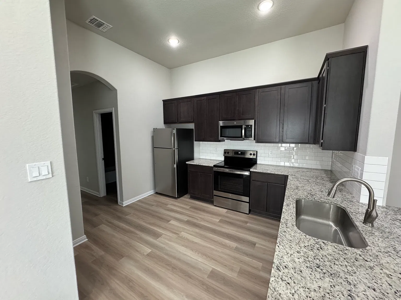 3 bed, 1347 sqft, $1,800 — Photo 4