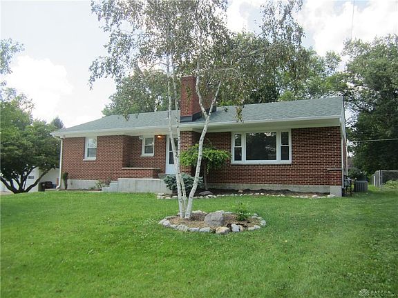 3rd image of 185 6th St