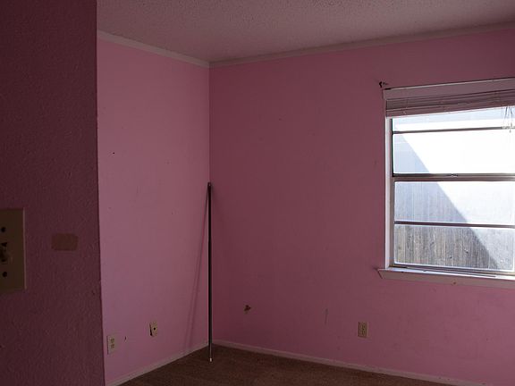 4th image of 1431 Gregory Dr
