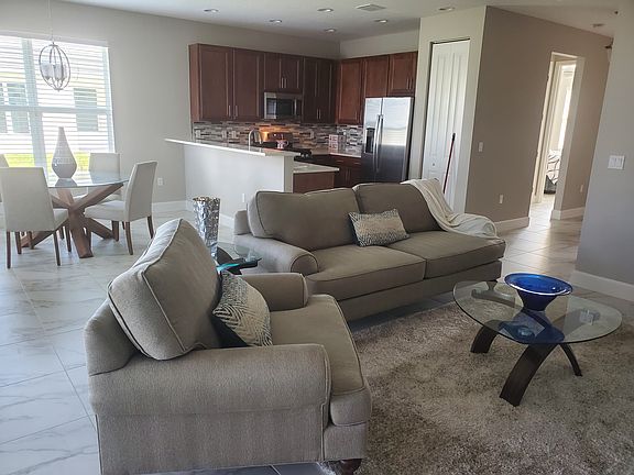 4th image of 11826 SW Oceanus Blvd