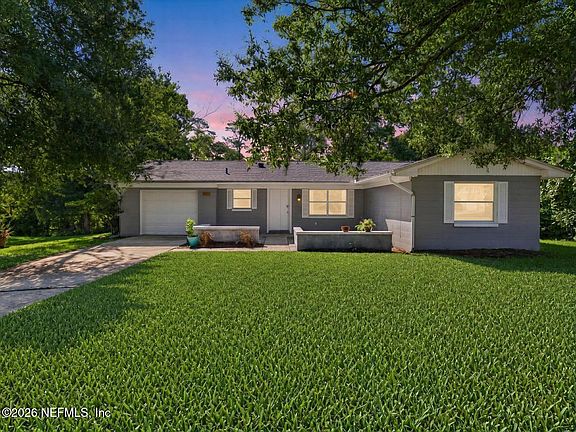 2nd image of 474 CASUARINA Circle