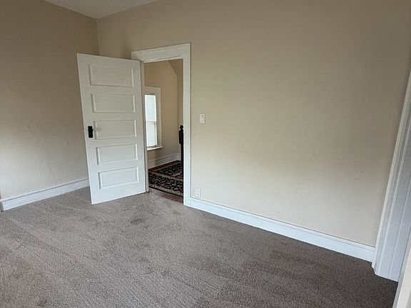 2nd image of 608 Oakwood Ave