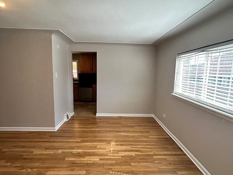 120 S Meade St — Photo 4