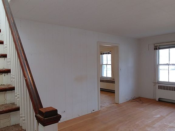 3rd image of 387 Hamilton Ave