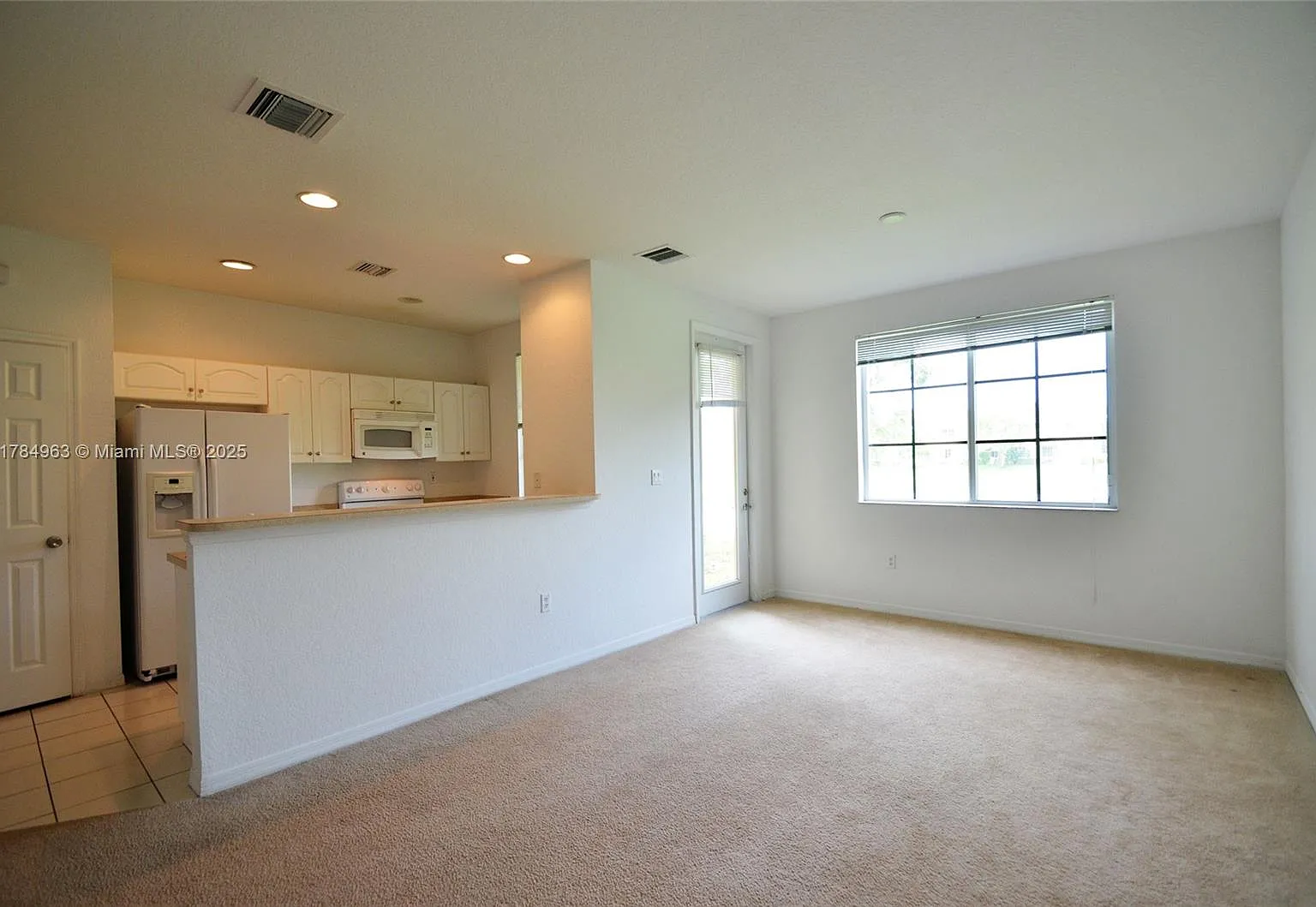 3 bed, 1640 sqft, $2,800 — Photo 4