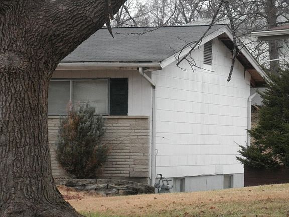 3rd image of 10456 Gardo Ct