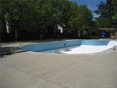 4th image of 5185 Willow Grove Pl N
