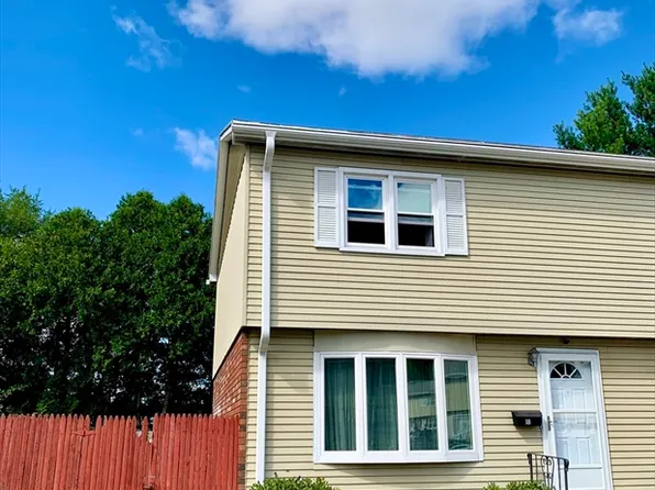 18 Yorktown Ct Unit 18, Chicopee, MA 01020