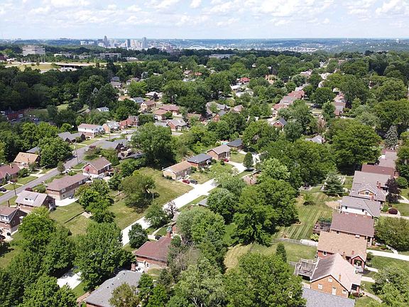 3rd image of 53 W Crittenden Ave
