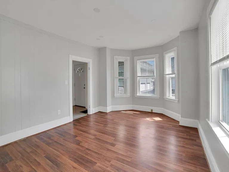 63 Albertina St — Photo 4