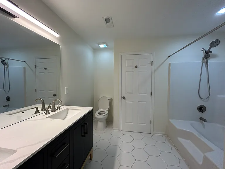 4015 Lake Charles Way — Photo 21