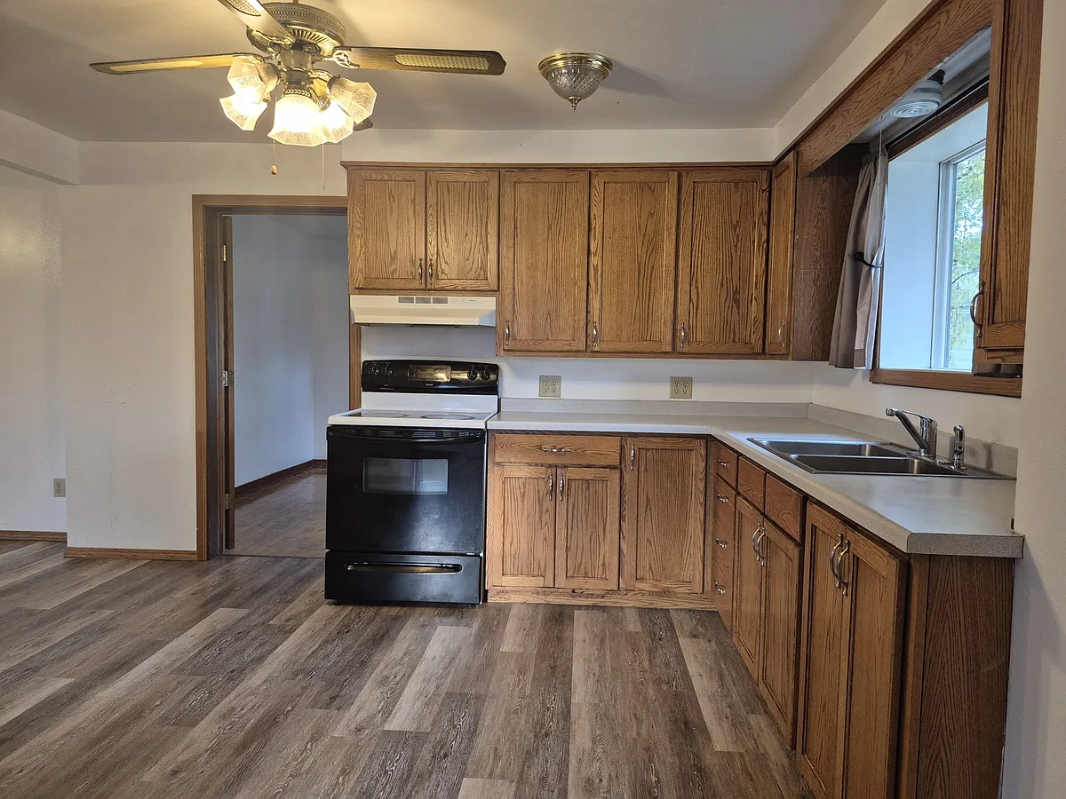 Building Photo - 714 4th St #1