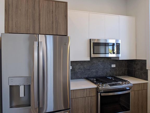5th image of 2120 W Belmont Ave #3RRA