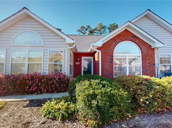 110 Villa Dr, Poquoson, VA 23662