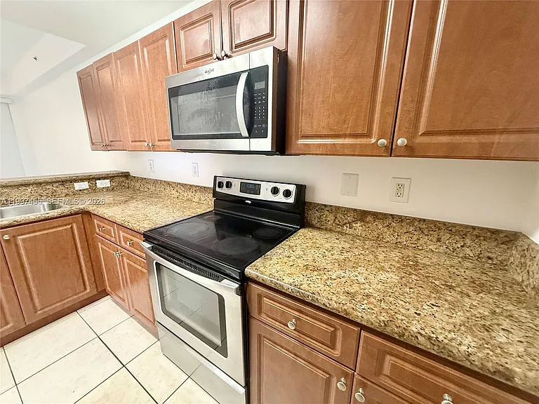 962 SW 143rd Ave #2207 — Photo 12