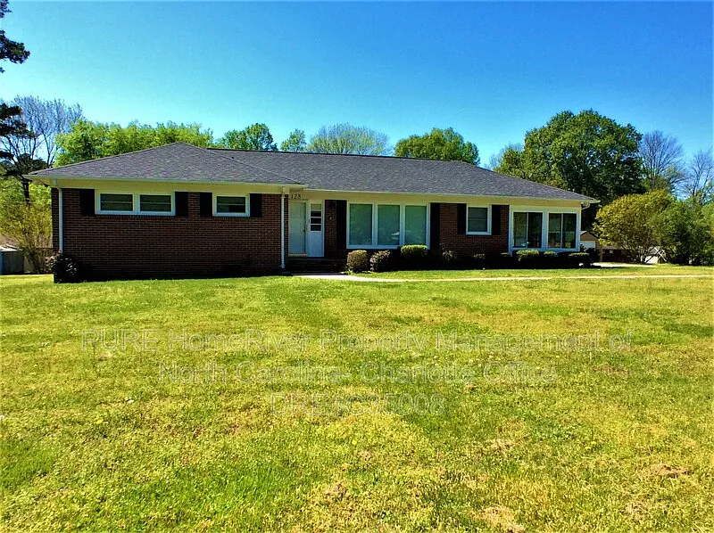 128 Kensett Ave