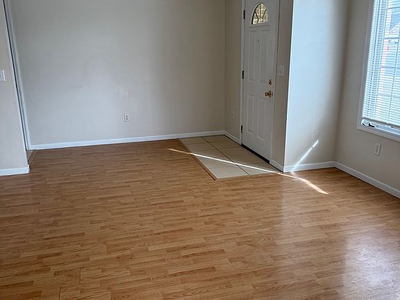 5th image of 440 Beaumont Ct #442