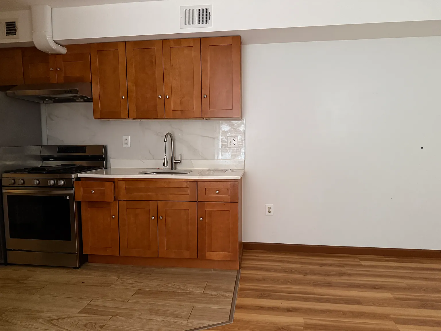 1 bed, $1,100 — Photo 2