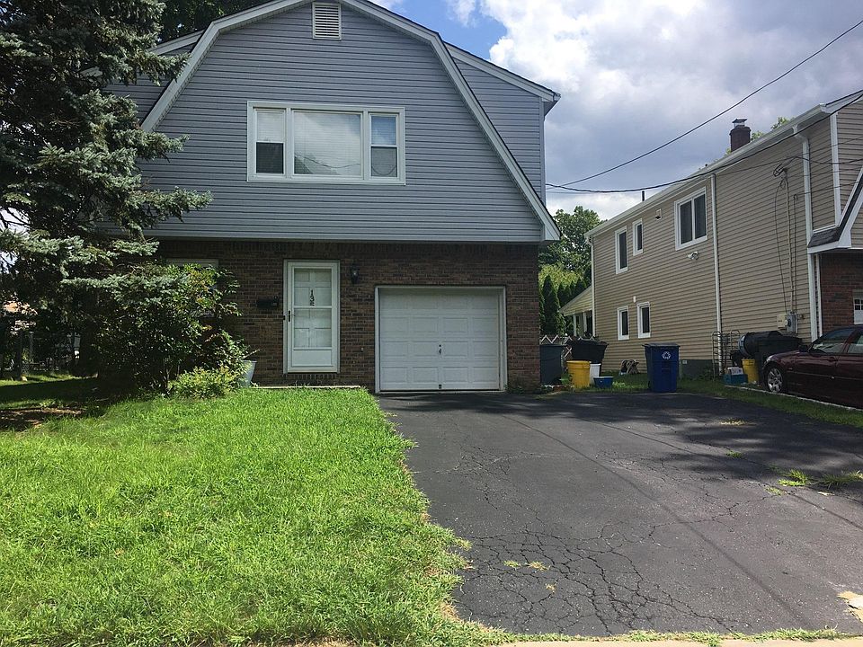 1st image of 135 Lenox Ave
