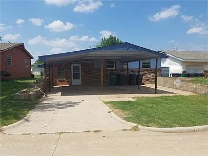 3 bed, 1116 sqft, $975 — Photo 1