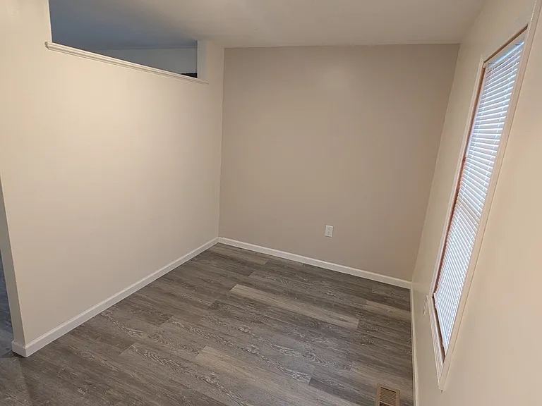 108 Lakeview St — Photo 6