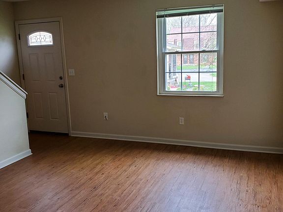 Front Entry door to living rrom.