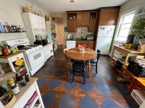 25 Durham St #2, Somerville, MA 02143