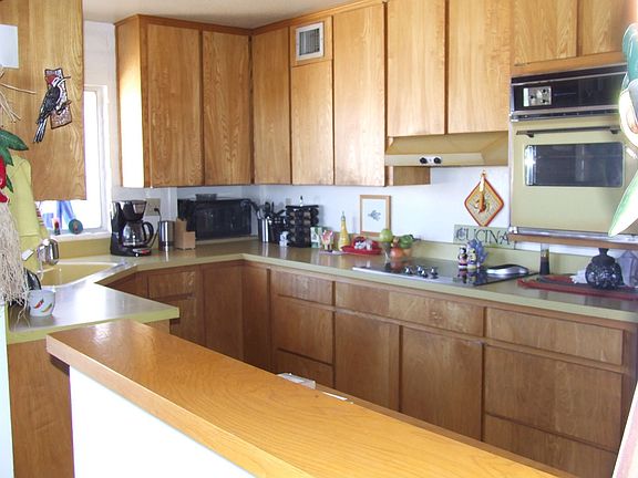 Kitchen views to pool