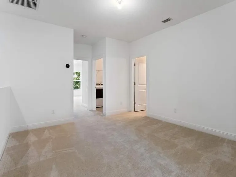 552 Sanderling Cir — Photo 5
