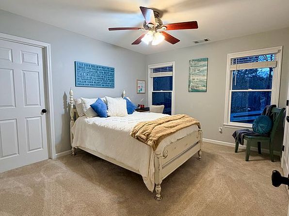 824 Golden Wood Trce