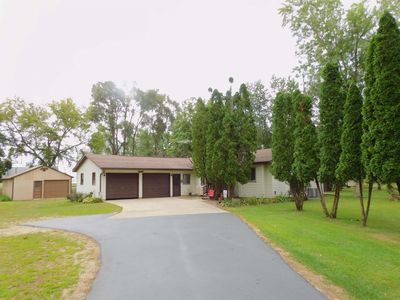 116 Delhi Rd, Manchester, IA, 52057