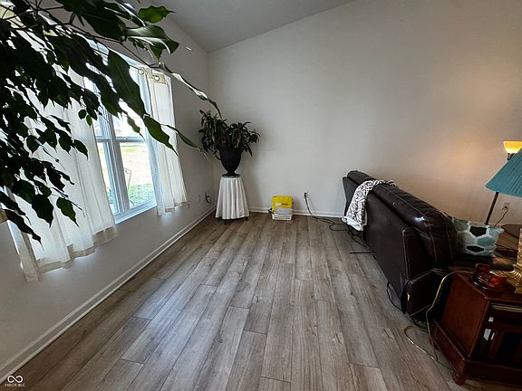 4th image of 602 Tuscany Trl