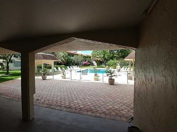 4th image of 4025 N Federal Hwy APT 222B