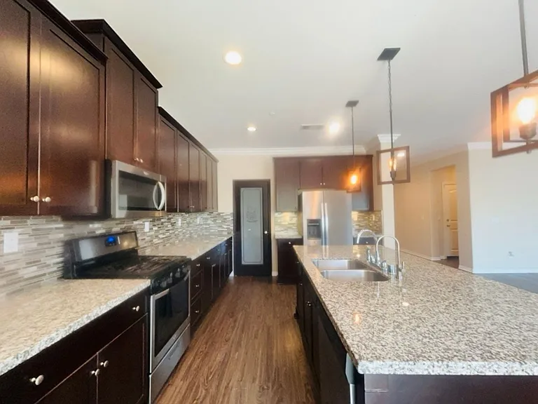 24413 Comanche Creek Dr — Photo 6