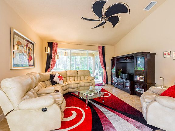 4th image of 581 Aldenham Ln