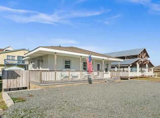 417 N Shore Drive, Surf City, NC 28445