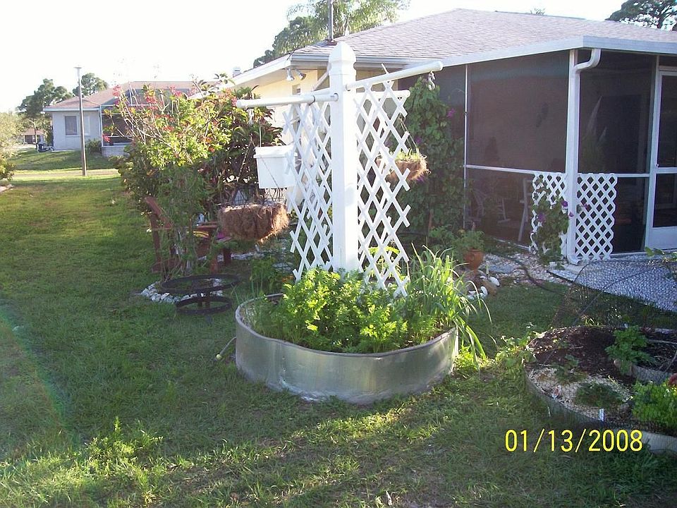 Veg. garden, screen room