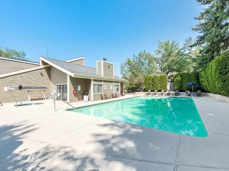 Townhomes with a View — Photo 23