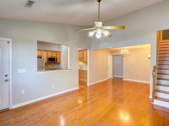 5th image of 8334 Whitehaven Dr