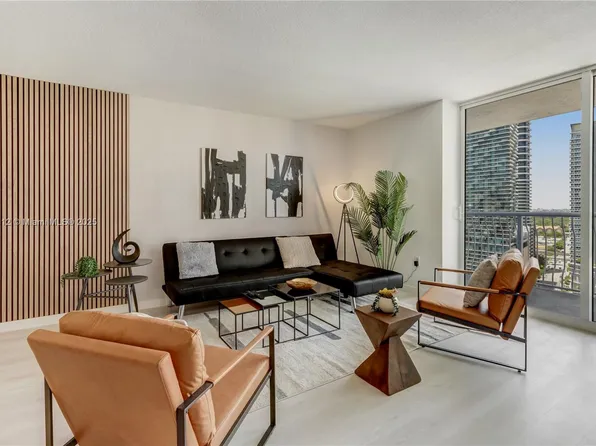 1200 Brickell Bay Dr APT 2424, Miami, FL 33131