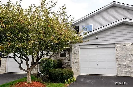 829 N Tamarac Blvd — Photo 1