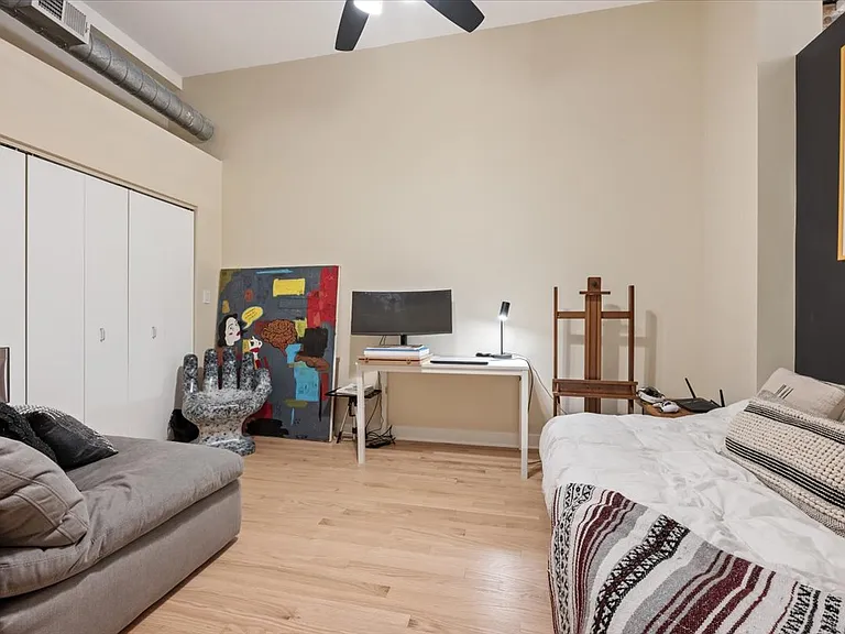 300 W Grand Ave #307 — Photo 7