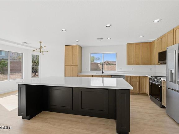 3rd image of 3005 W SHUMWAY FARM Road