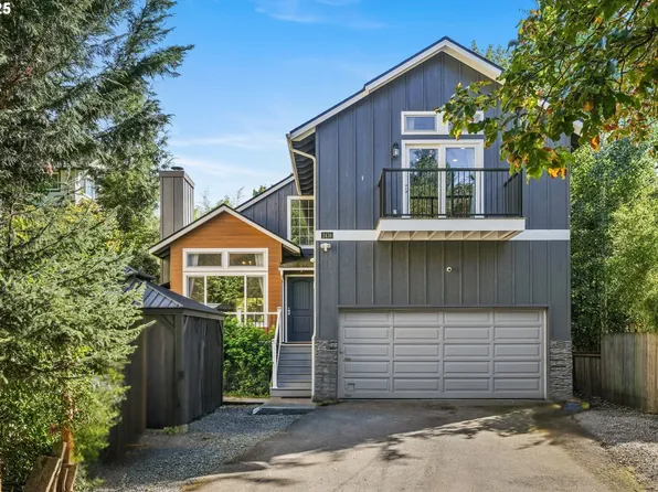 2418 SW Nebraska St, Portland, OR 97239