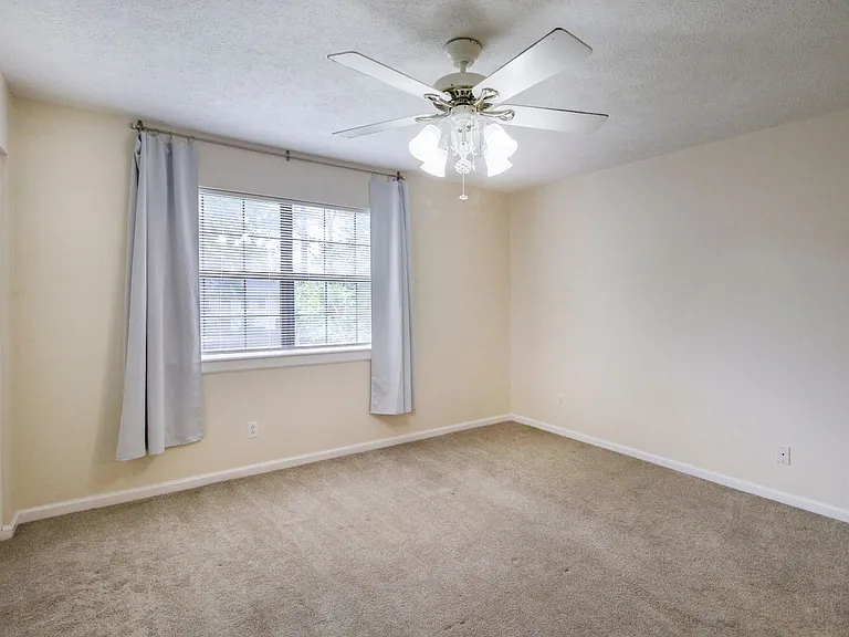 34 Knollwood Cir — Photo 17
