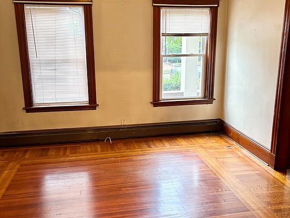 4th image of 208 Lafayette St #1