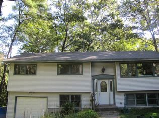 542 W Pelham Rd, Amherst, MA 01072