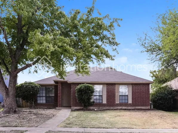 526 Sims Dr, Cedar Hill, TX 75104