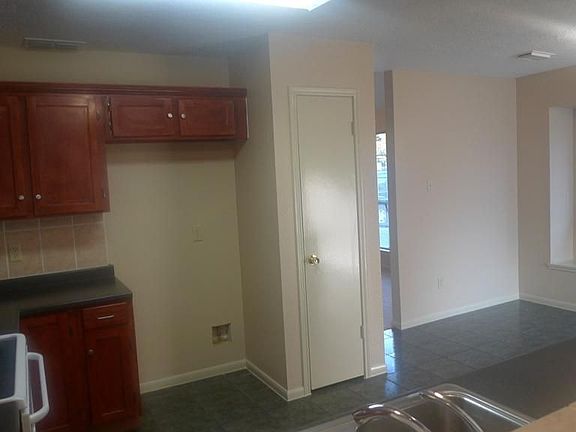 5th image of 7026 Buchanan Dr